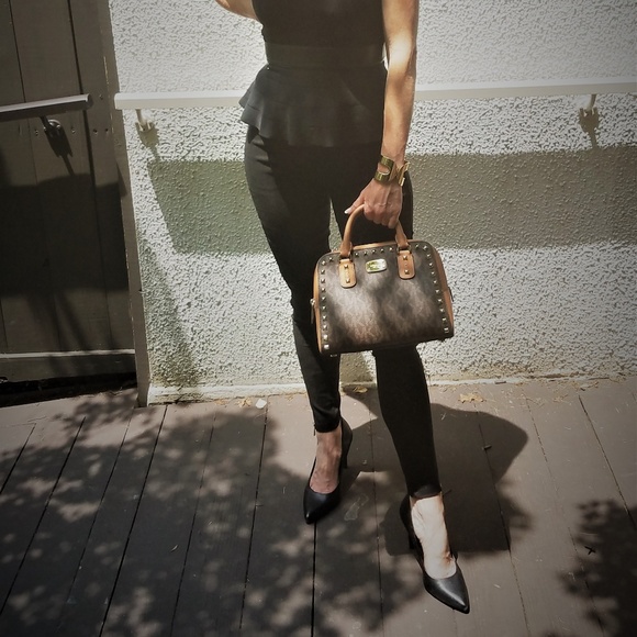 LAST ONE!  NWT Black Ankle Zip Moto Leggings S/M - Picture 2 of 8